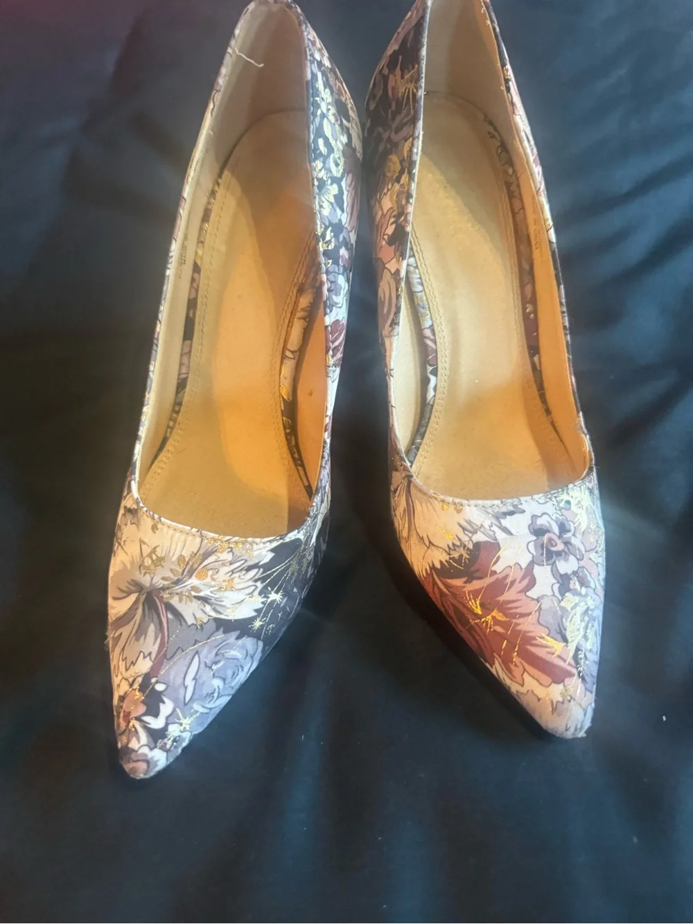 Floral Pointed-Toe Women's Pumps in Multi-Color